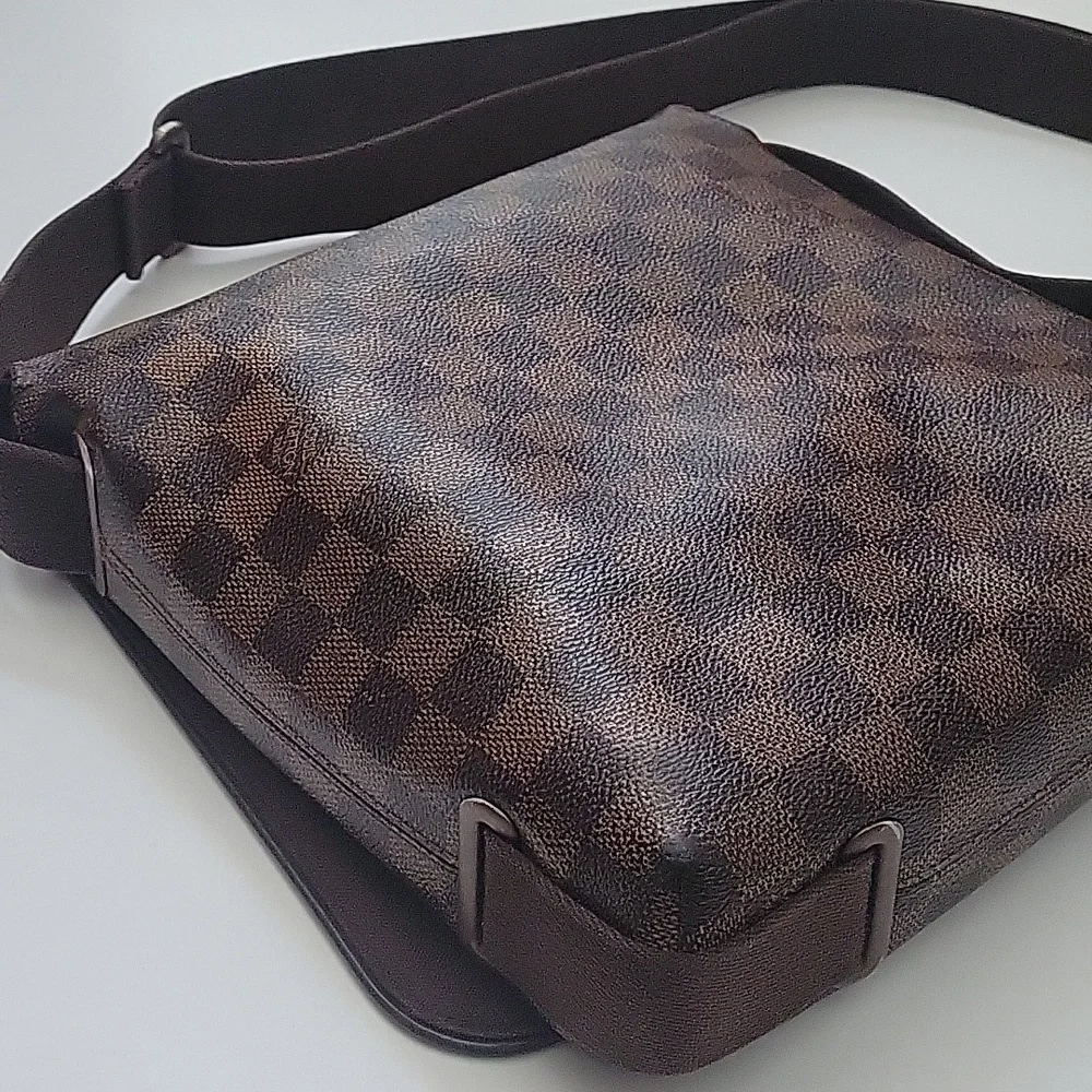 Louis Vuitton Damier Ebene Brooklyn Messenger Bag